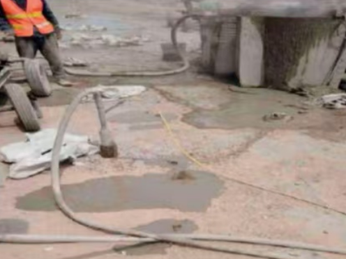 中牟水泥混凝土路面板底注浆技术 路面脱空注浆整治方案